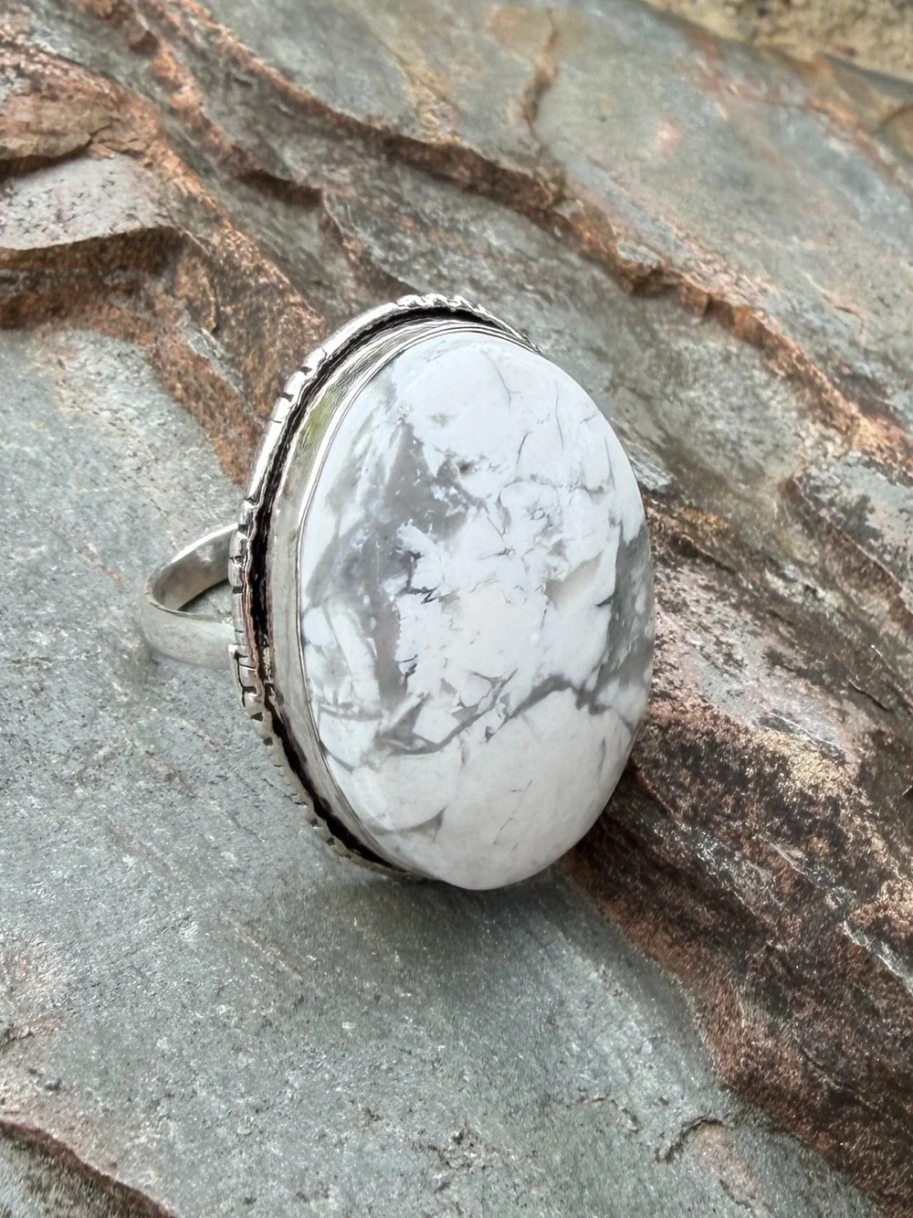 Vintage White Howlite Cabochon Silver Statement Ring